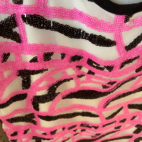 Juniors Black, white & Pink Sequence Dress Size 16 - Picture 2 of 3
